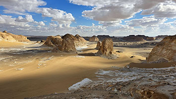 Montagne ai margini del 'deserto bianco'